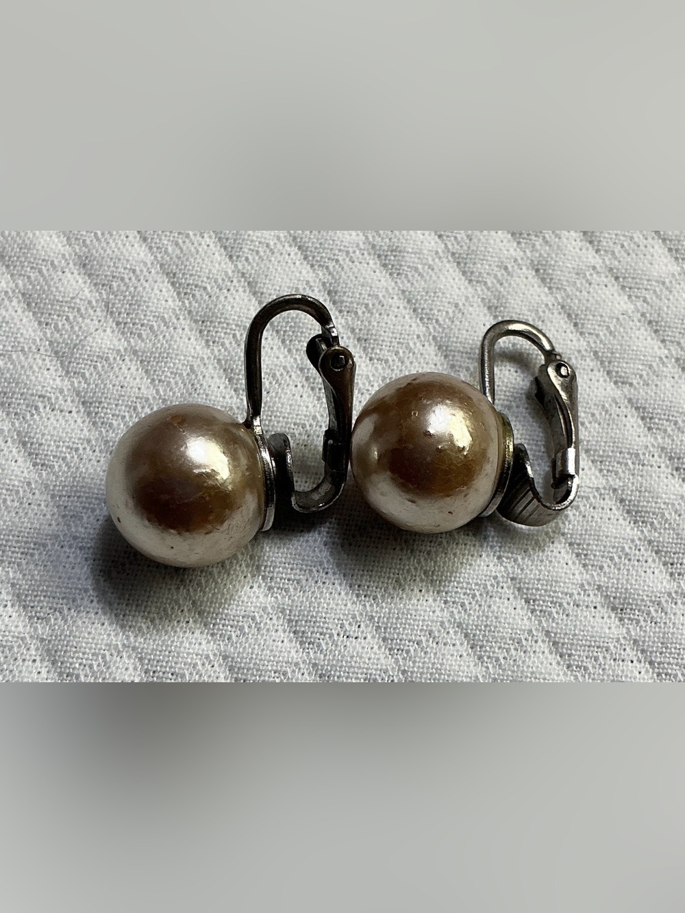 Vintage 1980s Faux Pearl Clip On Earrings Silver Tone
